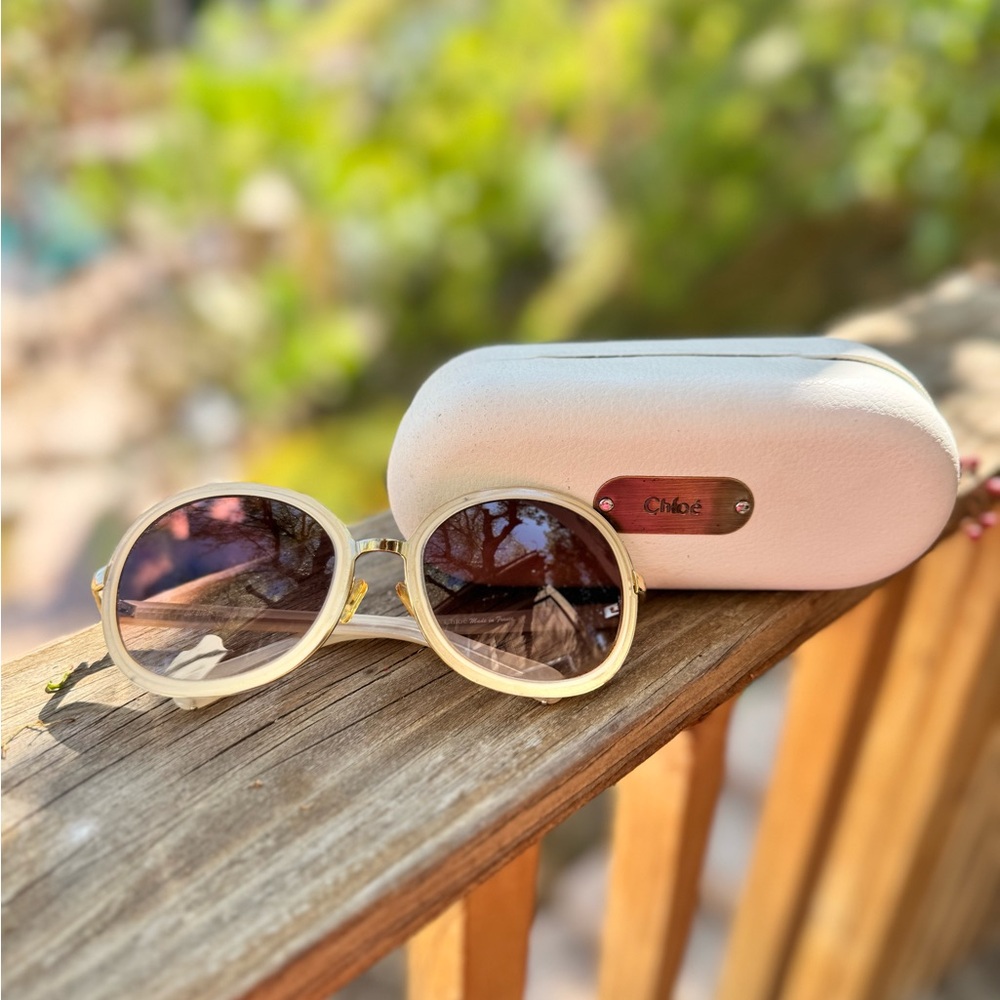 Vintage Chloé Round Gradient Sunglasses + Case – Ivory & Gold Frame